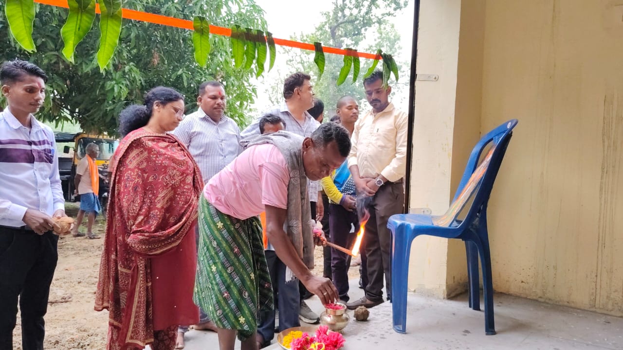 ग्राम पंचायत कारसिंग में 15 लाख रुपये के व्यावसायिक परिसर निर्माण कार्य का भूमिपूजन ग्राम पंचायत कारसिंग में 15 लाख रुपये के व्यावसायिक परिसर निर्माण कार्य का भूमिपूजन