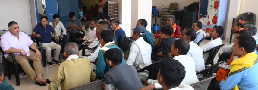 जनदर्शन में मंत्री श्री राजेश अग्रवाल ने सुनीं ग्रामीणों की समस्याएं, त्वरित समाधान के दिए निर्देश