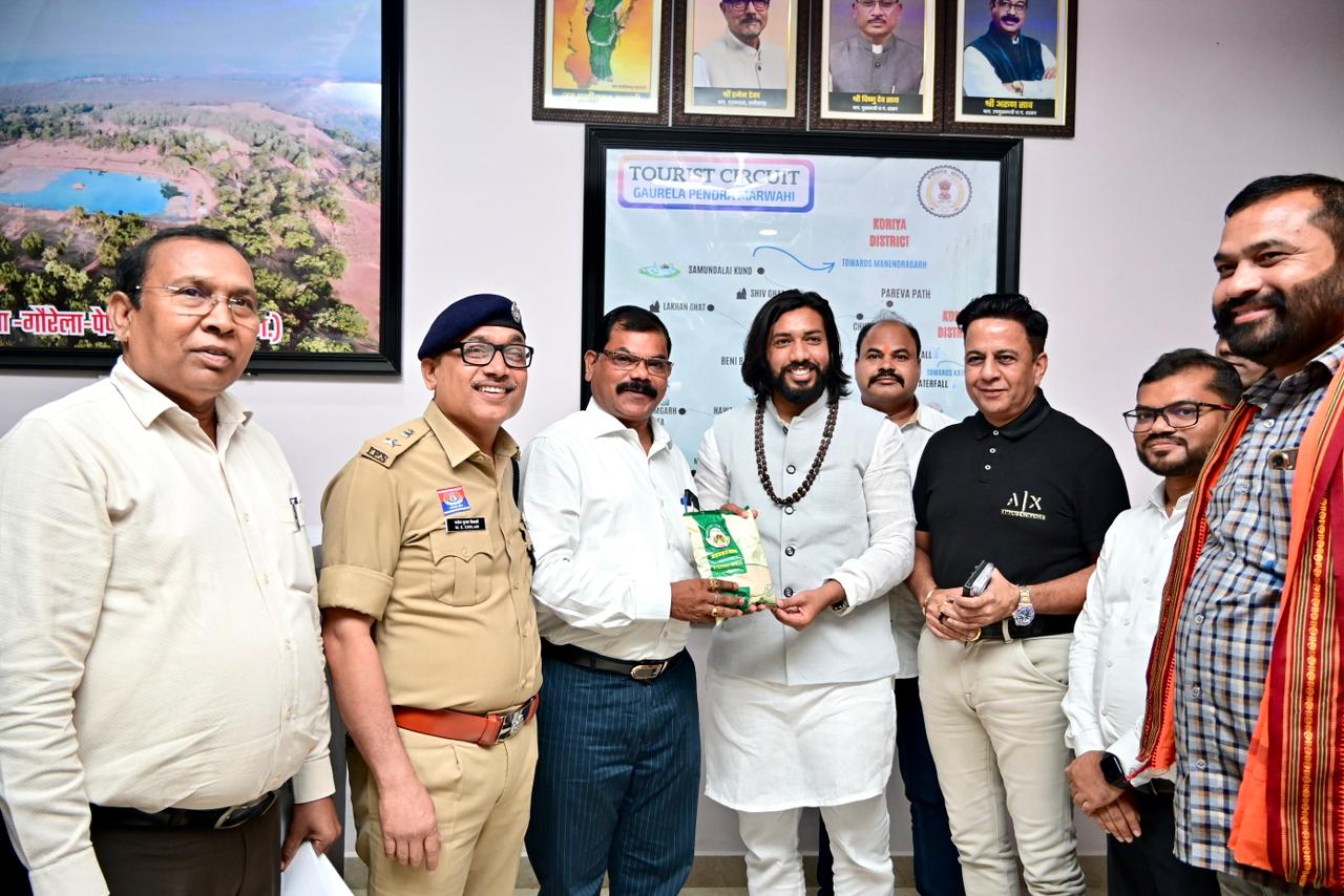 जिले की विशिष्ट पहचान विष्णुभोग चावल से मंत्री श्री गुरु खुशवंत साहेब का सम्मान