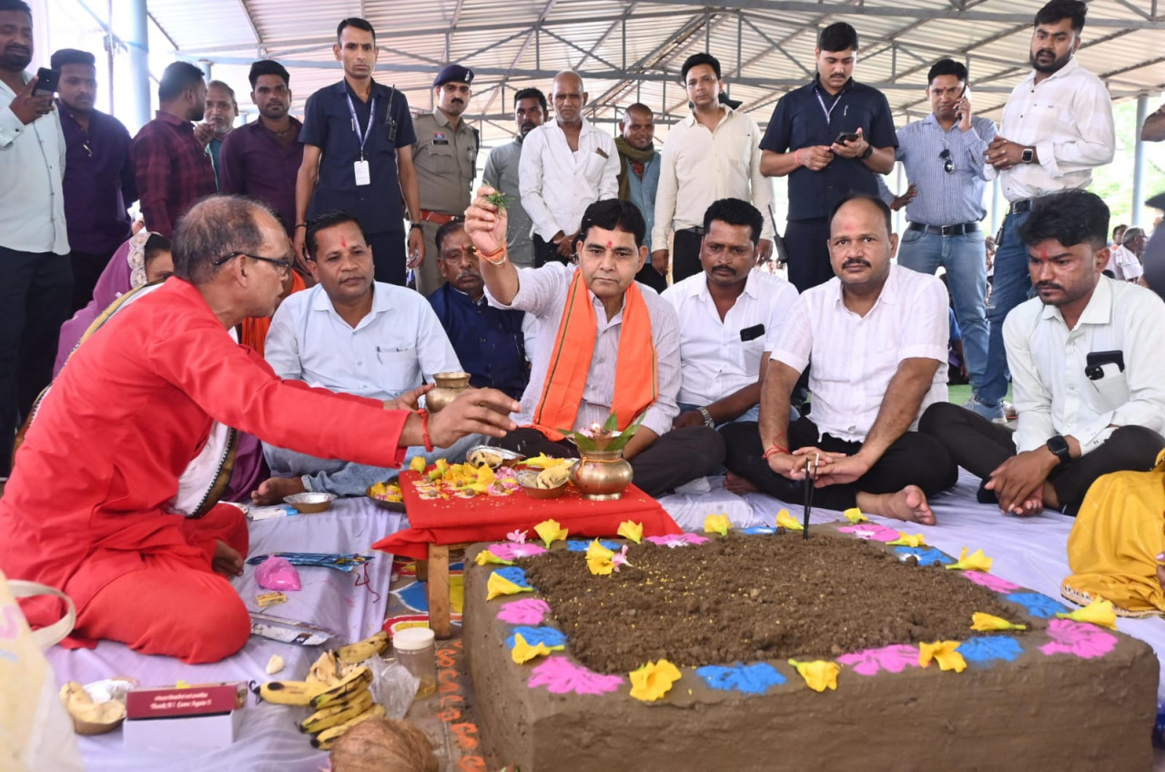 गांवों में खेल और बाल विकास की बुनियादी सुविधाओं का विस्तार सरकार की प्राथमिकता- राजस्व मंत्री श्री टंकराम वर्मा