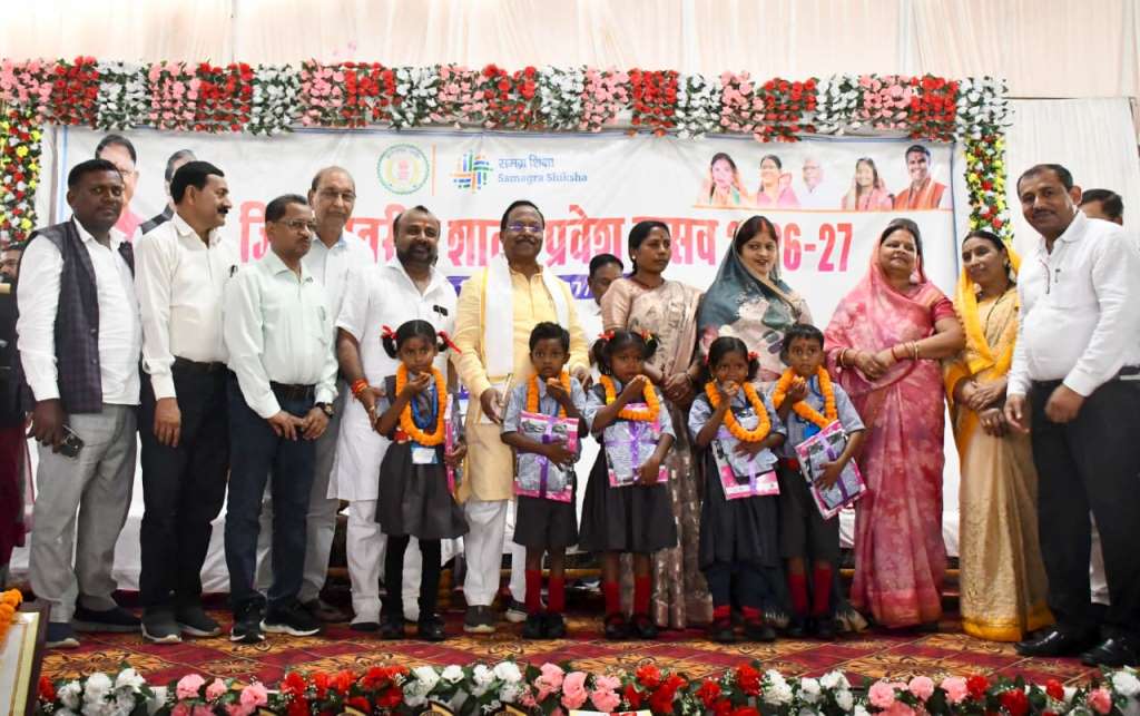 बच्चों की शिक्षा और भविष्य के निर्माण में अभिभावकों की महत्वपूर्ण योगदान: मंत्री श्री नेताम