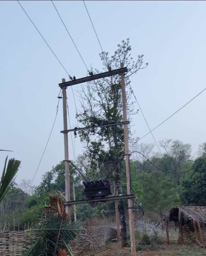 दशकों का अंधेरा छँटा: ‘नियद नेल्लानार योजना’ से जगमगाए नारायणपुर के वनांचल गांव