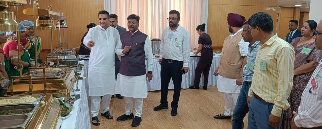 अबूझमाड़ का स्वाद पहुँचा विधानसभा- अरक चावल की महक से अबूझमाड़ का स्वाद पहुँचा विधानसभा- अरक चावल की महक से