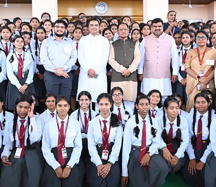 लोकतंत्र की पाठशाला बना विधानसभा परिसर: शकुंतला विद्यालय के विद्यार्थियों ने सदन की कार्यवाही का किया अवलोकन लोकतंत्र की पाठशाला बना विधानसभा परिसर: शकुंतला विद्यालय के विद्यार्थियों ने सदन की कार्यवाही का किया अवलोकन