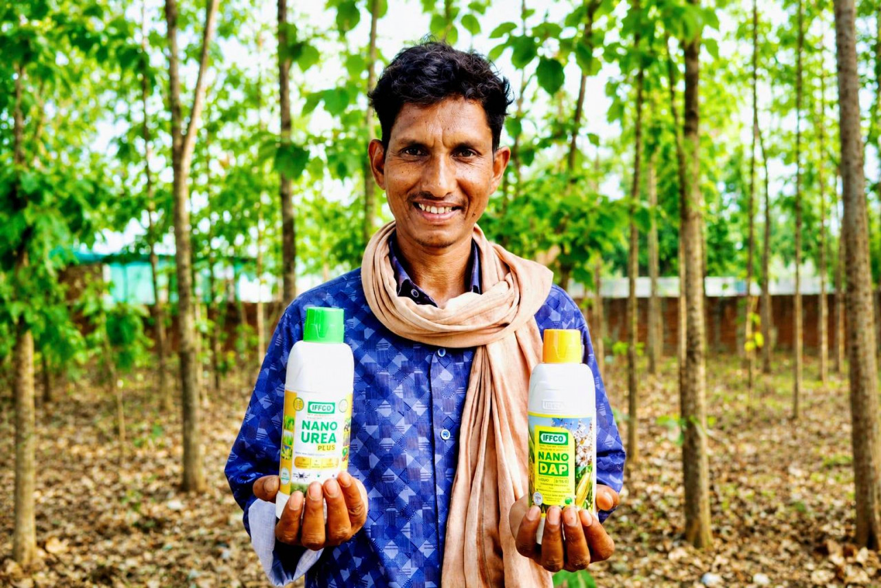 नैनो उर्वरकों से कम लागत में अधिक उत्पादन की ओर किसान नैनो उर्वरकों से कम लागत में अधिक उत्पादन की ओर किसान