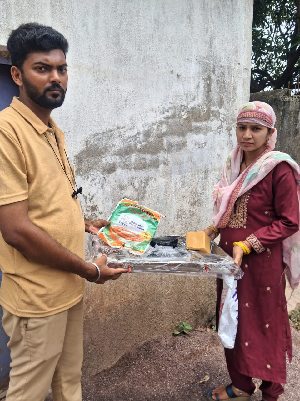 सीएम हेल्पलाइन 1076 से श्रीमती हिमाद्री निराला को मिला उज्ज्वला गैस कनेक्शन सीएम हेल्पलाइन 1076 से श्रीमती हिमाद्री निराला को मिला उज्ज्वला गैस कनेक्शन