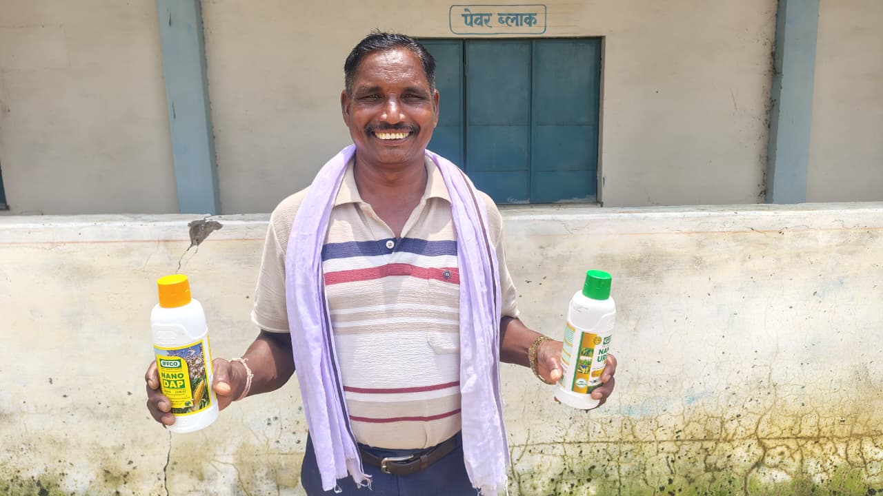 पड़ोसी किसानों की सफलता से बढ़ा भरोसा, पहली बार नैनो यूरिया और नैनो डीएपी अपनाएंगे समयलाल
