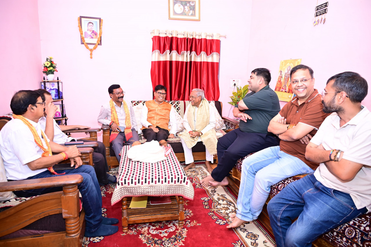 सेवा, सुशासन और जनकल्याण के 12 वर्ष पूर्ण होने पर विशेष जनसंपर्क अभियान के तहत वित्त मंत्री श्री ओ.पी. चौधरी ने प्रबुद्ध नागरिकों से किया संवाद सेवा, सुशासन और जनकल्याण के 12 वर्ष पूर्ण होने पर विशेष जनसंपर्क अभियान के तहत वित्त मंत्री श्री ओ.पी. चौधरी ने प्रबुद्ध नागरिकों से किया संवाद