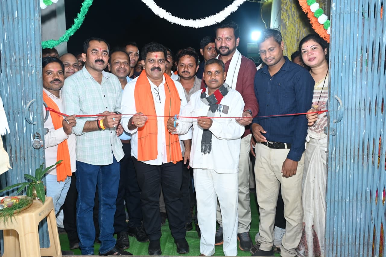 खैरागढ़ के ग्राम खौड़ा में नवनिर्मित पंचायत भवन का उप मुख्यमंत्री श्री विजय शर्मा ने किया लोकार्पण खैरागढ़ के ग्राम खौड़ा में नवनिर्मित पंचायत भवन का उप मुख्यमंत्री श्री विजय शर्मा ने किया लोकार्पण