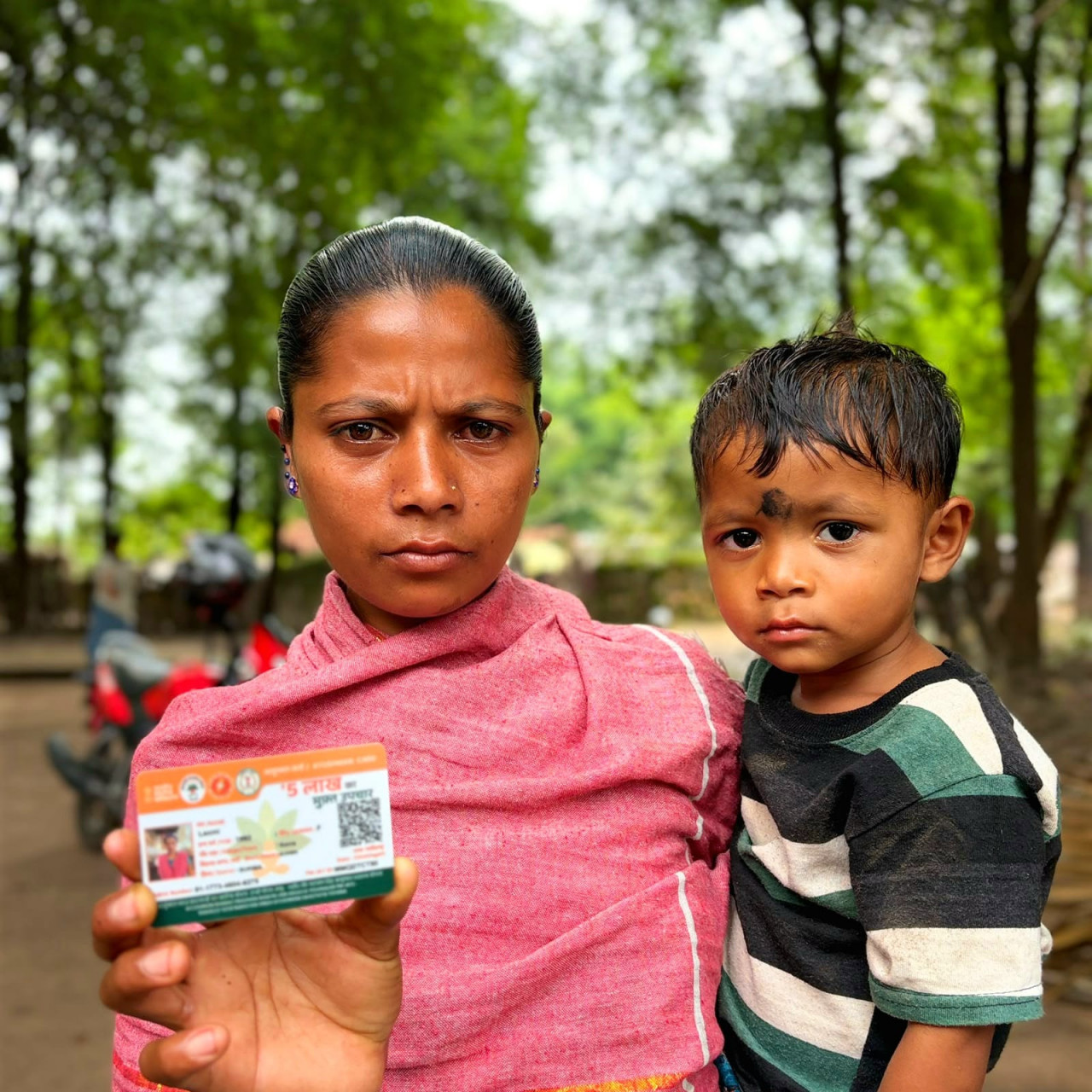 घर-घर पहुंची स्वास्थ्य विभाग की टीम, कोर्रा के ग्रामीणों को मिला स्वास्थ्य सुरक्षा का भरोसा