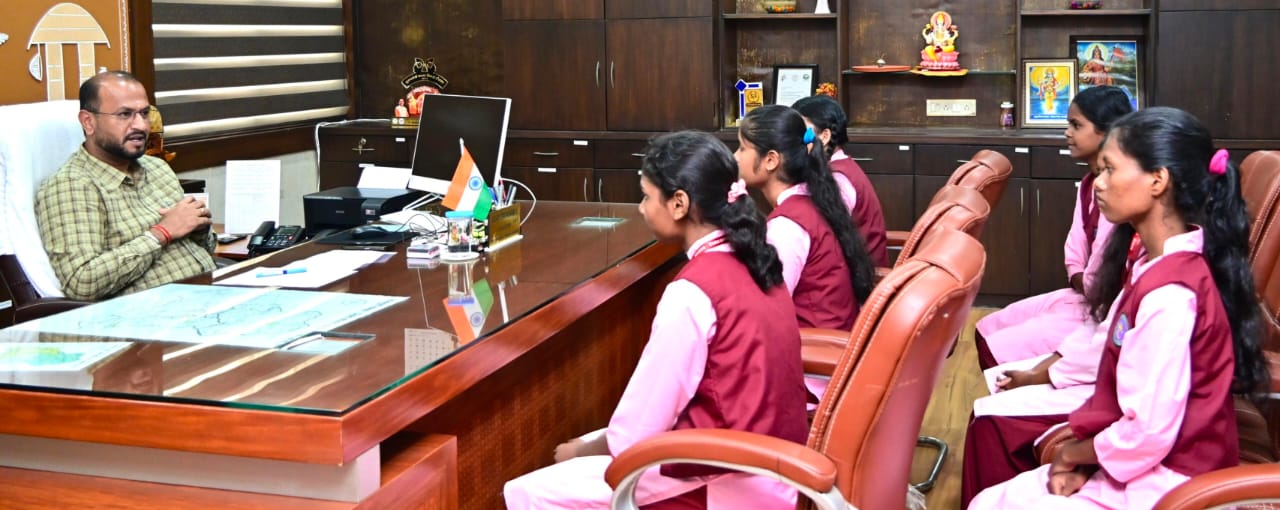 शिक्षा से सशक्त हो रहे जनजातीय अंचल, नीट-2026 में एकलव्य विद्यालयों के होनहार विद्यार्थियों का शानदार प्रदर्शन शिक्षा से सशक्त हो रहे जनजातीय अंचल, नीट-2026 में एकलव्य विद्यालयों के होनहार विद्यार्थियों का शानदार प्रदर्शन