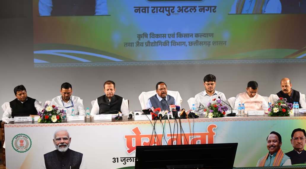 भरपूर खाद-बीज, मजबूत योजनाएं और आधुनिक खेती से समृद्धि की राह पर छत्तीसगढ़ का किसान