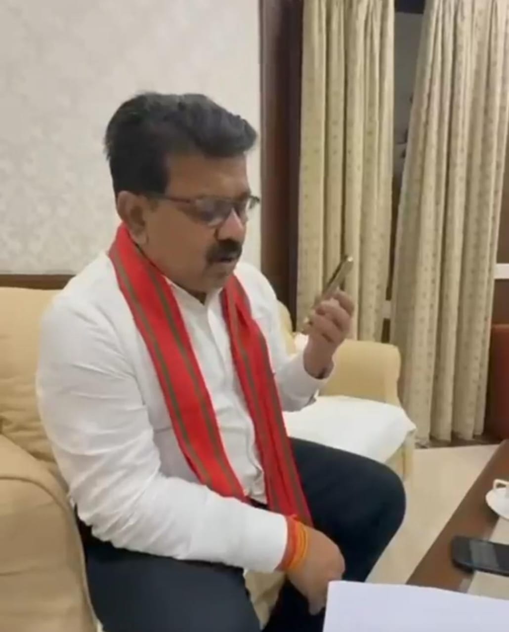 कुलगाम आतंकी हमले के पीड़ितों के परिजनों से उप मुख्यमंत्री श्री विजय शर्मा ने की बात कुलगाम आतंकी हमले के पीड़ितों के परिजनों से उप मुख्यमंत्री श्री विजय शर्मा ने की बात