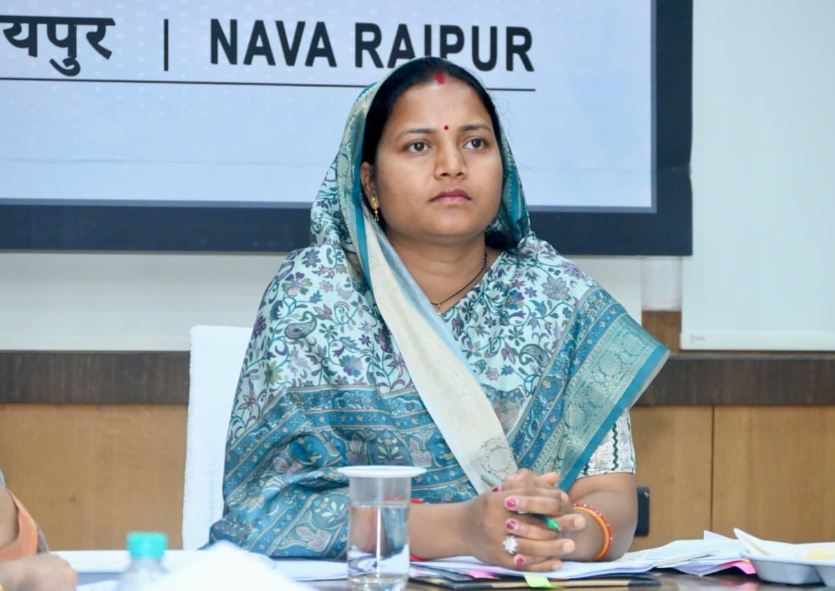 मंत्री श्रीमती लक्ष्मी राजवाड़े के प्रयासों से 97 गांवों में होगा विद्युत विस्तार
