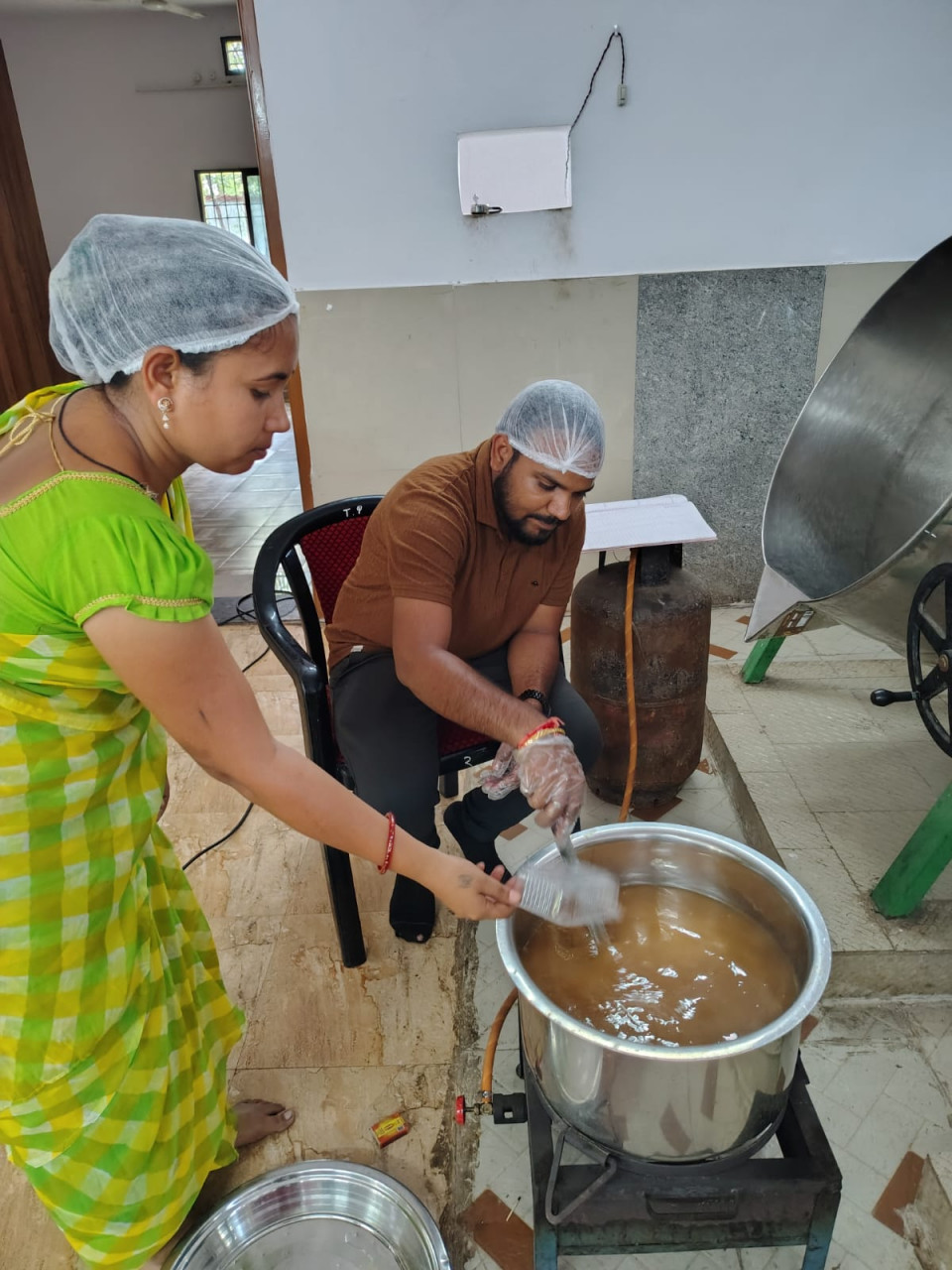 महुआ ने बदली राज्य के महिलाओं की जिंदगी… महुआ ने बदली राज्य के महिलाओं की जिंदगी…
