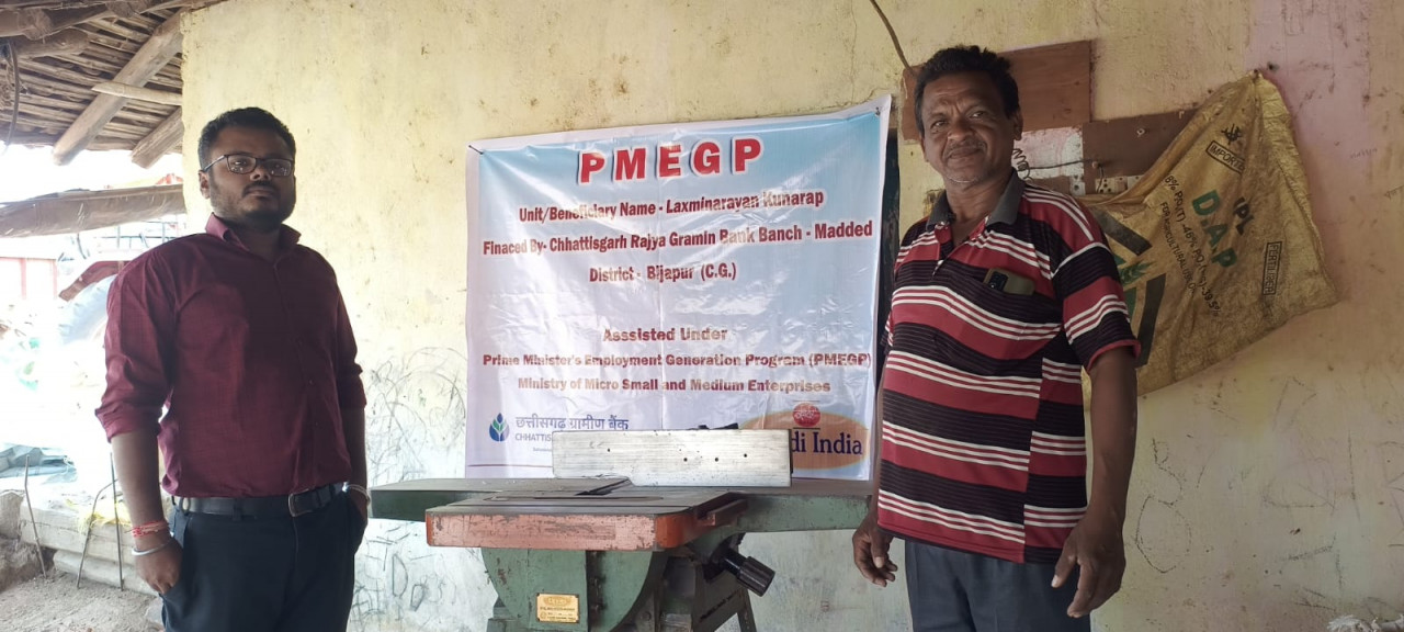 PMEGP से बढ़ई के हुनर को मिला नया मुकाम, लक्ष्मीनारायण बने आत्मनिर्भर