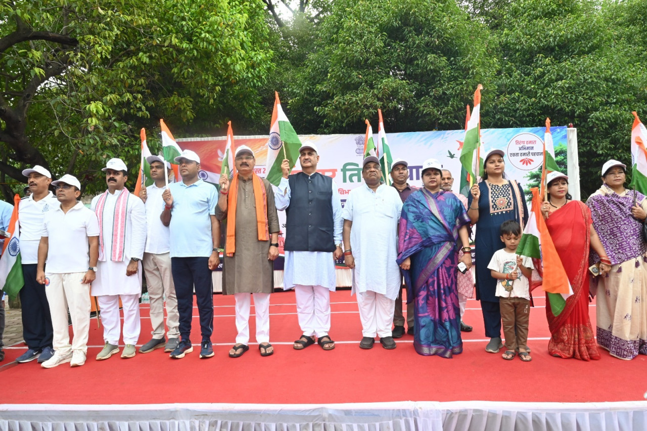 तिरंगा यात्रा में गूंजा देशभक्ति का संदेश, जांजगीर-चांपा में उमड़ा जनसैलाब तिरंगा यात्रा में गूंजा देशभक्ति का संदेश, जांजगीर-चांपा में उमड़ा जनसैलाब