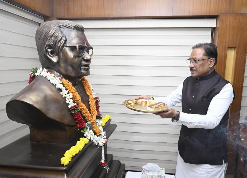 अटल जी के संकल्प और दूरदर्शी नेतृत्व ने छत्तीसगढ़ को दी नई पहचान, सुशासन और अंत्योदय की राह पर आगे बढ़ रहा प्रदेश : मुख्यमंत्री श्री साय