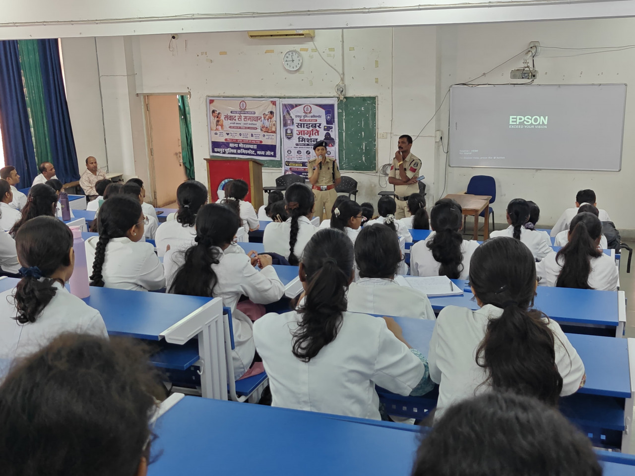 रायपुर के शासकीय दंत चिकित्सा महाविद्यालय में पुलिस द्वारा ‘साइबर सुरक्षा जागरूकता’ कार्यक्रम का आयोजन
