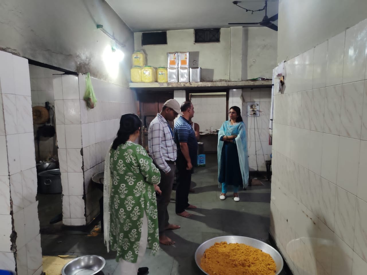 ‘बने खाबो-बने रहिबो 2.0’ अभियान के प्रथम दिवस प्रदेशभर में व्यापक कार्रवाई त्यौहारी सीजन में मिलावटखोरी एवं असुरक्षित खाद्य पदार्थों के विरुद्ध खाद्य एवं औषधि प्रशासन की सख्ती