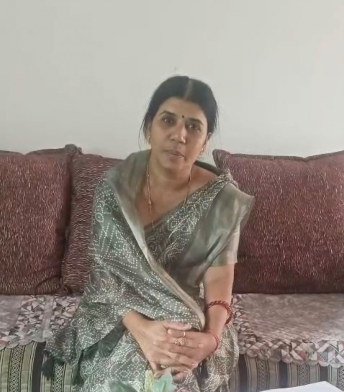 पति के निधन के बाद नहीं टूटा कुसुम का हौसला, सक्षम योजना के सहारे संभाला ईंट व्यवसाय
