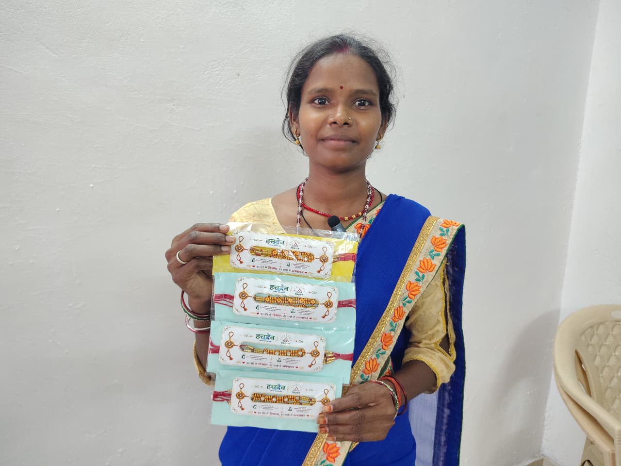 चेहरों में खुशी, होठों में मुस्कान-बहनों की तरक्की विष्णु भैया का अरमान