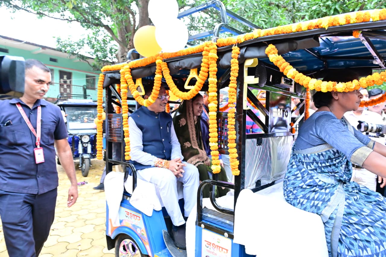 मुख्यमंत्री श्री विष्णु देव साय ने ‘जशपुर एक्सप्रेस’ योजना का किया शुभारंभ