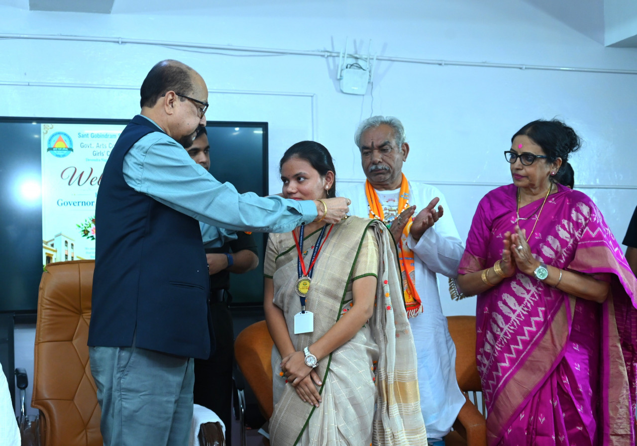 वर्तमान पर फोकस करें, निरंतर सीखते रहें और समाज के लिए योगदान दें-श्री डेका वर्तमान पर फोकस करें, निरंतर सीखते रहें और समाज के लिए योगदान दें-श्री डेका