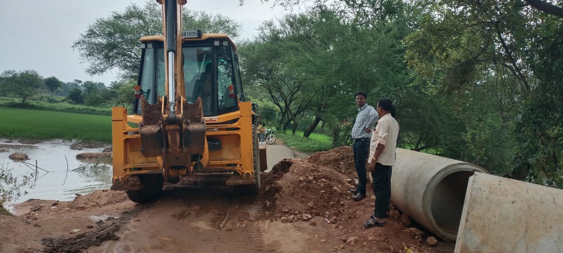 मुख्यमंत्री हेल्पलाइन में शिकायत का त्वरित असर, खेमड़ा की क्षतिग्रस्त पुलिया हुई दुरुस्त मुख्यमंत्री हेल्पलाइन में शिकायत का त्वरित असर, खेमड़ा की क्षतिग्रस्त पुलिया हुई दुरुस्त