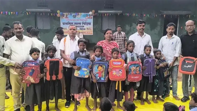 विशेष लेख : नक्सलमुक्त क्षेत्रों में शिक्षा की नई भोर
