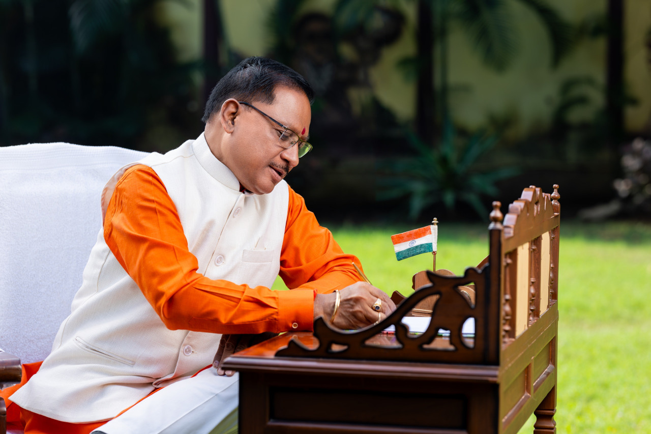 शिक्षक दिवस पर मुख्यमंत्री श्री विष्णु देव साय ने गुरुजनों के नाम लिखा आत्मीय पत्र शिक्षक दिवस पर मुख्यमंत्री श्री विष्णु देव साय ने गुरुजनों के नाम लिखा आत्मीय पत्र