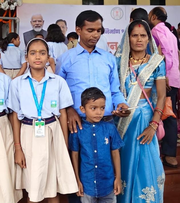 श्रमिक की बेटी अब रायपुर के कांगेर वैली स्कूल में करेगी पढ़ाई श्रमिक की बेटी अब रायपुर के कांगेर वैली स्कूल में करेगी पढ़ाई