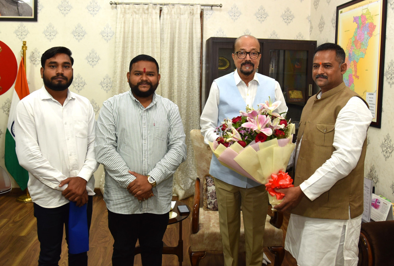 राज्यपाल श्री रमेन डेका से अखिल भारतीय कुर्मी क्षत्रिय महासभा के प्रतिनिधिमंडल की सौजन्य मुलाकात