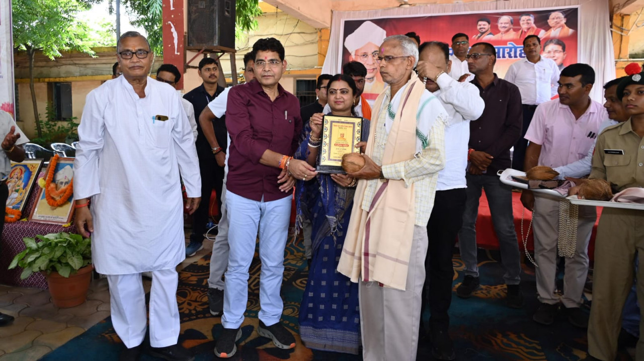 शिक्षकों के मार्गदर्शन और जनसेवा से ही संभव है, समाज व राष्ट्र का सर्वांगीण विकास- मंत्री श्री टंक राम वर्मा