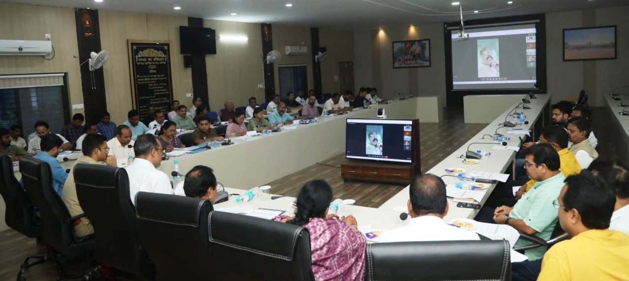 सेवा संकल्प अभियान के सफल क्रियान्वयन को लेकर प्रभारी मंत्री श्री अरुण साव ने ली वर्चुअल बैठक सेवा संकल्प अभियान के सफल क्रियान्वयन को लेकर प्रभारी मंत्री श्री अरुण साव ने ली वर्चुअल बैठक