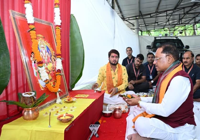 सृजन, कौशल और श्रम के सम्मान का संदेश देती है भगवान विश्वकर्मा की आराधना: मुख्यमंत्री श्री विष्णु देव साय