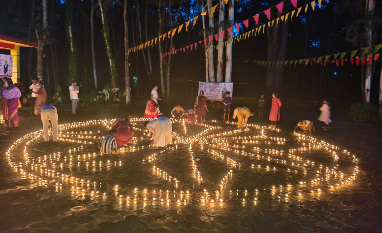 ‘आशीर्वाद का दीया’ से जगमगाया सरगुजा, सेवा और समर्पण का लिया गया संकल्प