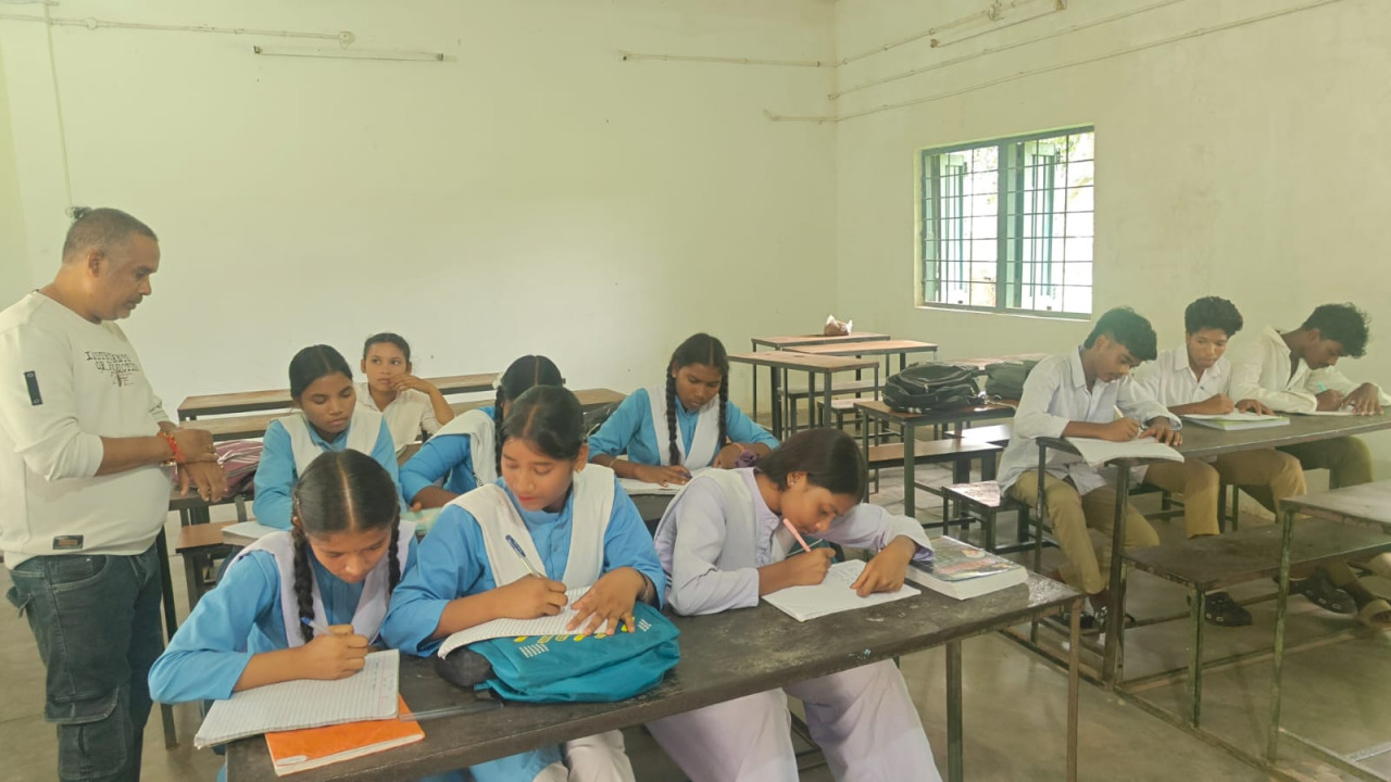 विद्यार्थियों ने रचनात्मकता से दिया ‘स्वच्छ भारत, विकसित भारत’ का संदेश