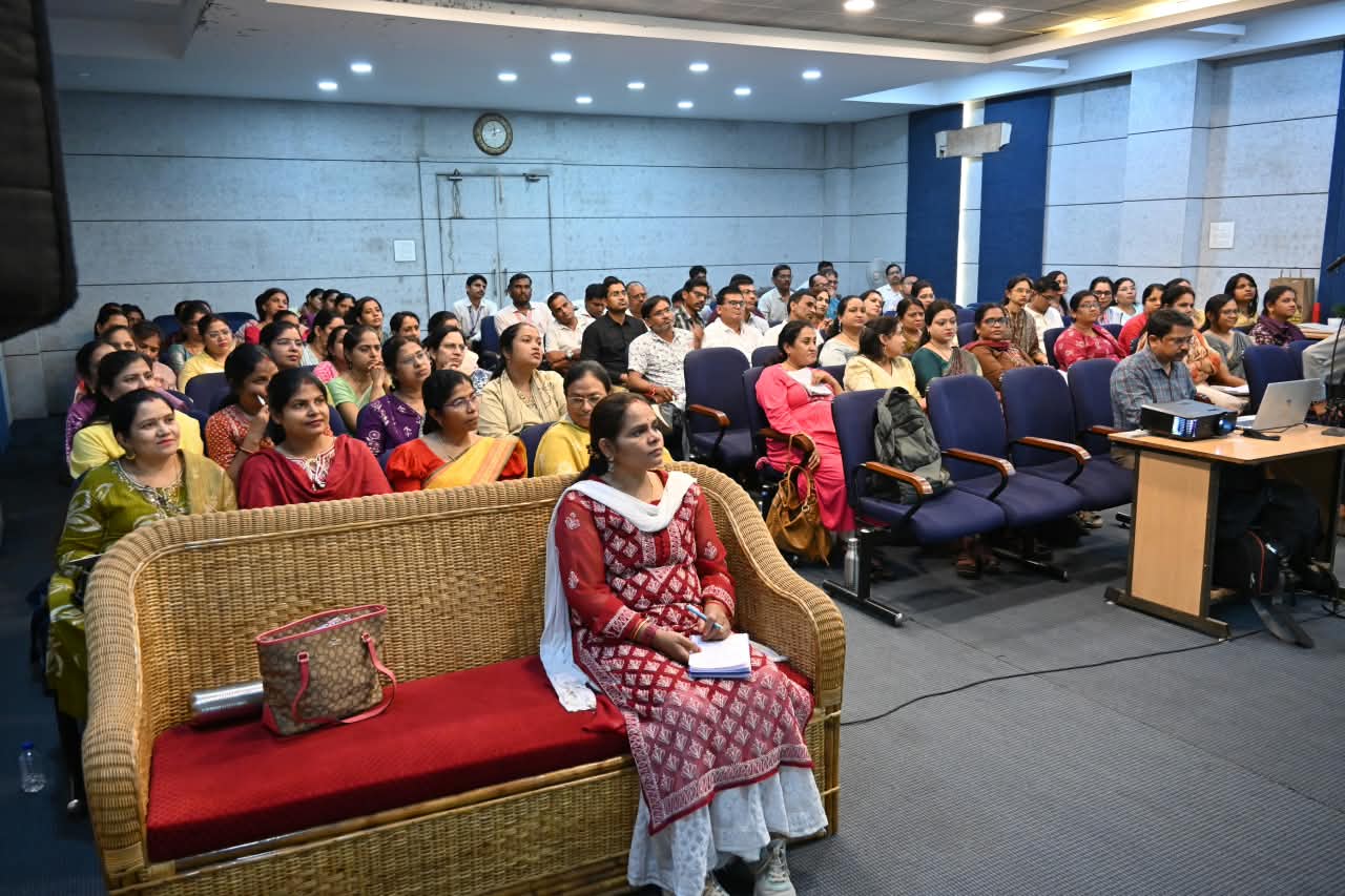 गणित के डर को आकर्षण में बदलने गतिविधि आधारित शिक्षण पर शिक्षकों को मिला व्यावहारिक प्रशिक्षण
