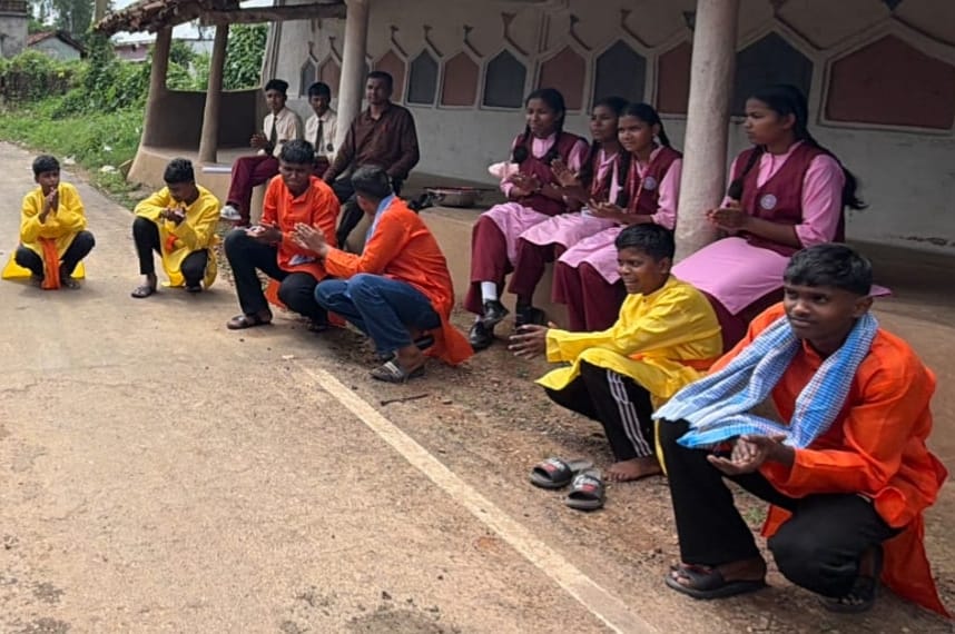 नशे से दूरी, वैज्ञानिक सोच जरूरी: विद्यार्थियों ने नुक्कड़ नाटक से दिया जागरूकता का संदेश नशे से दूरी, वैज्ञानिक सोच जरूरी: विद्यार्थियों ने नुक्कड़ नाटक से दिया जागरूकता का संदेश