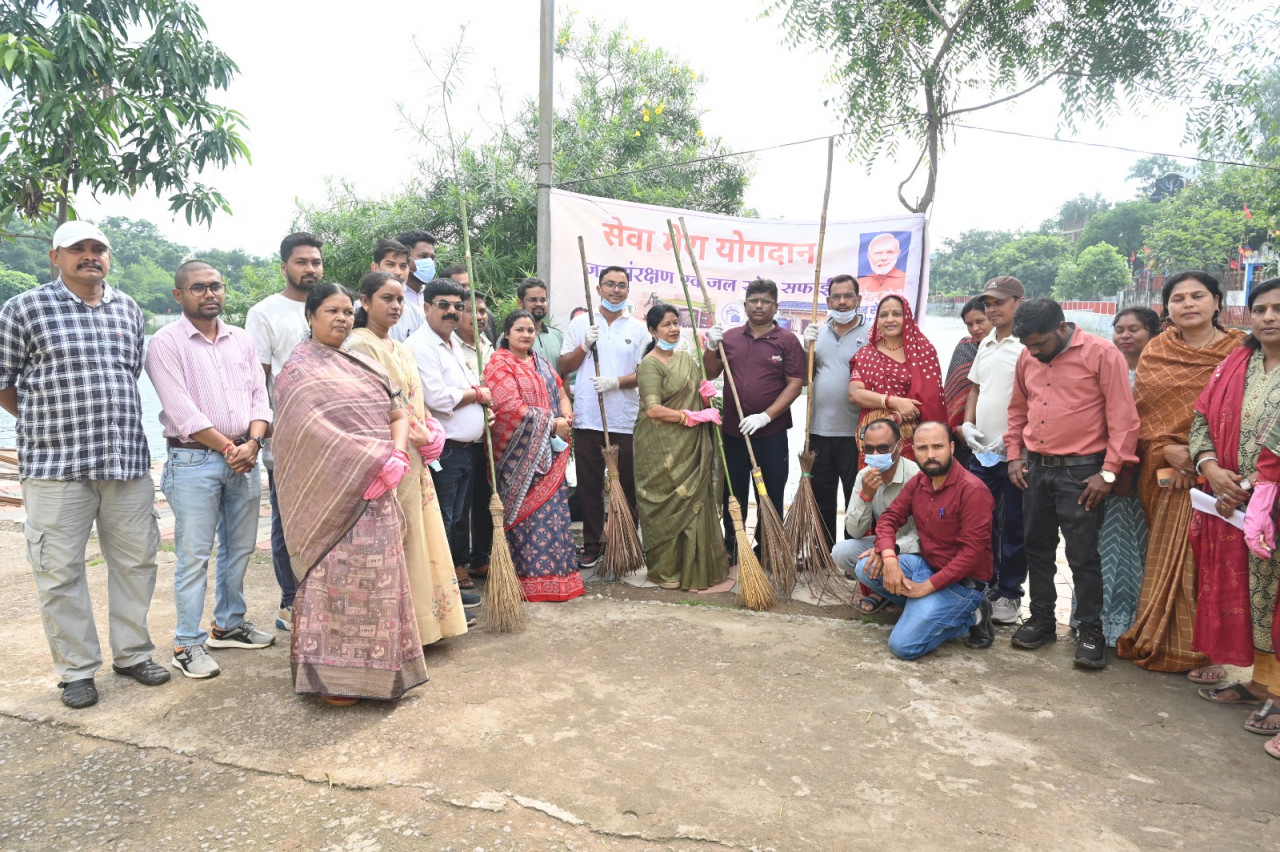 सेवा मेरा योगदान : दुर्ग में जल संरक्षण और प्लास्टिक प्रदूषण के विरुद्ध चला जन-जागरूकता अभियान