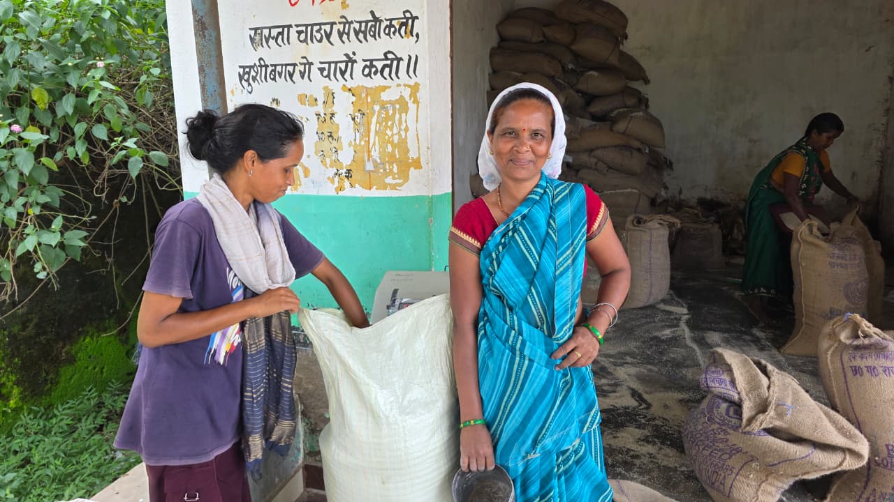 नियमित राशन से रामबाई के परिवार को खाद्य सुरक्षा का संबल, अब दूसरी जरूरतों के लिए बच रही मजदूरी की कमाई