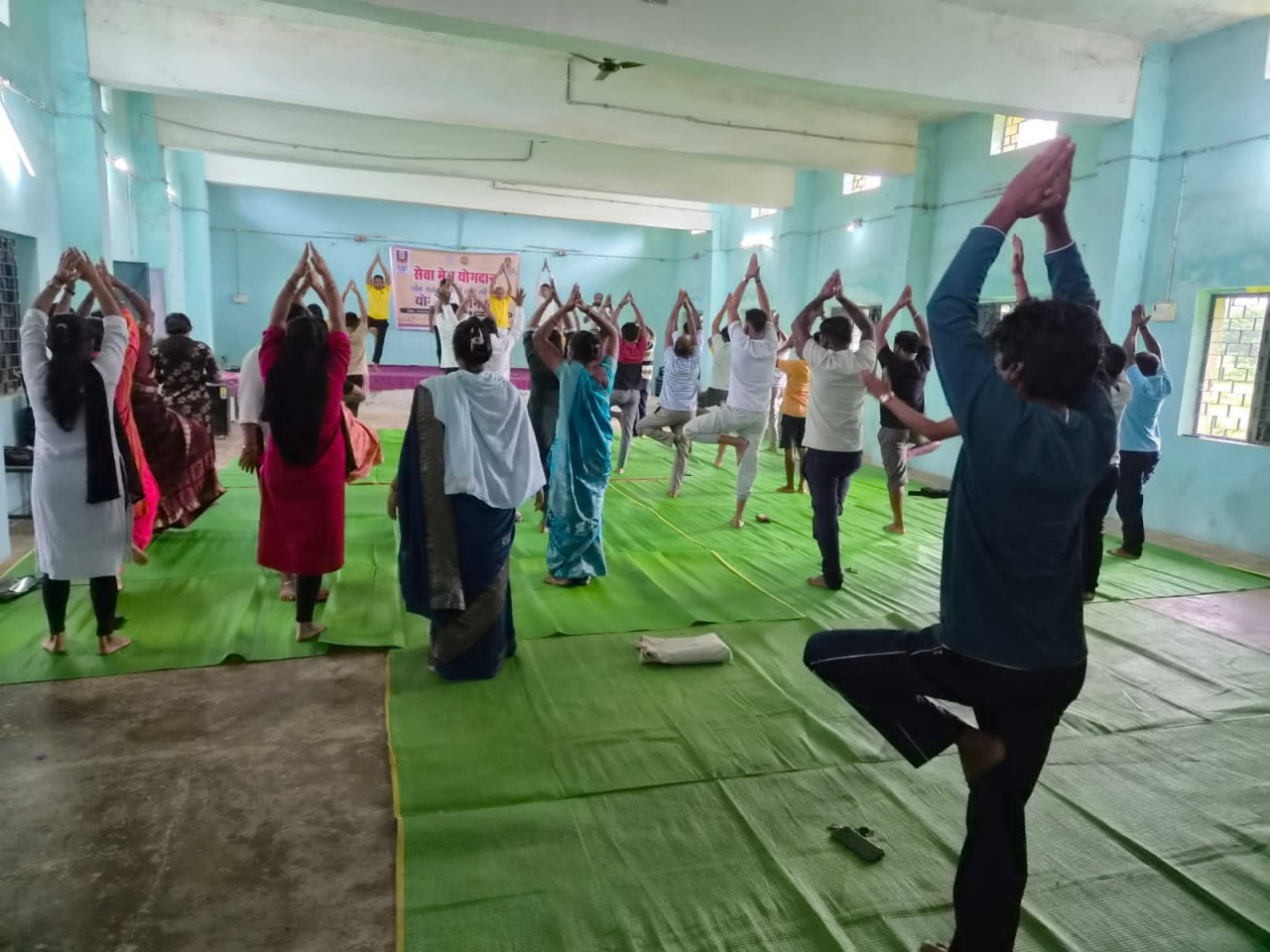 जशपुर में योग से स्वस्थ जीवन का संदेश, सभी विकासखंडों और नगरीय निकायों में लगे योग-ध्यान शिविर
