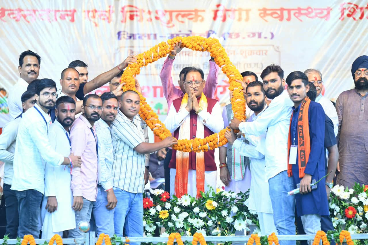 मुख्यमंत्री श्री साय ने 21 विकास कार्यों का किया लोकार्पण एवं शिलान्यास: मदकू में 68.96 करोड़ रुपये के विकास कार्यों की सौगात, ट्रॉमा सेंटर और इको टूरिज्म सेंटर सहित कई बड़ी घोषणाएं मुख्यमंत्री श्री साय ने 21 विकास कार्यों का किया लोकार्पण एवं शिलान्यास: मदकू में 68.96 करोड़ रुपये के विकास कार्यों की सौगात, ट्रॉमा सेंटर और इको टूरिज्म सेंटर सहित कई बड़ी घोषणाएं