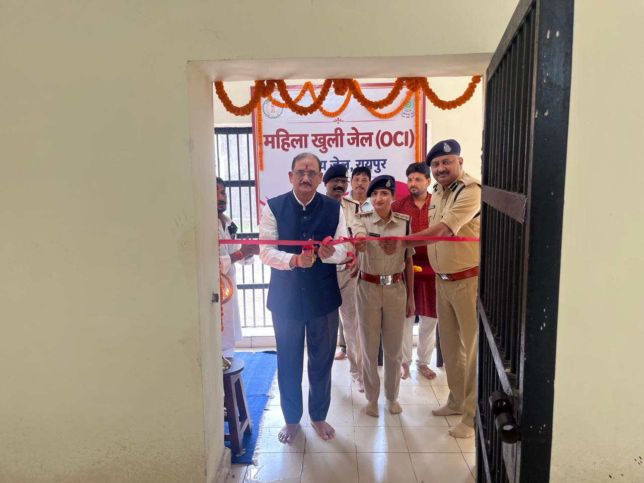 डीजी जेल श्री हिमांशु गुप्ता के कर कमलों से केंद्रीय जेल, रायपुर में छत्तीसगढ़ राज्य की प्रथम महिला खुली जेल (वीमेन ओ.सी.आई.) का शुभारंभ