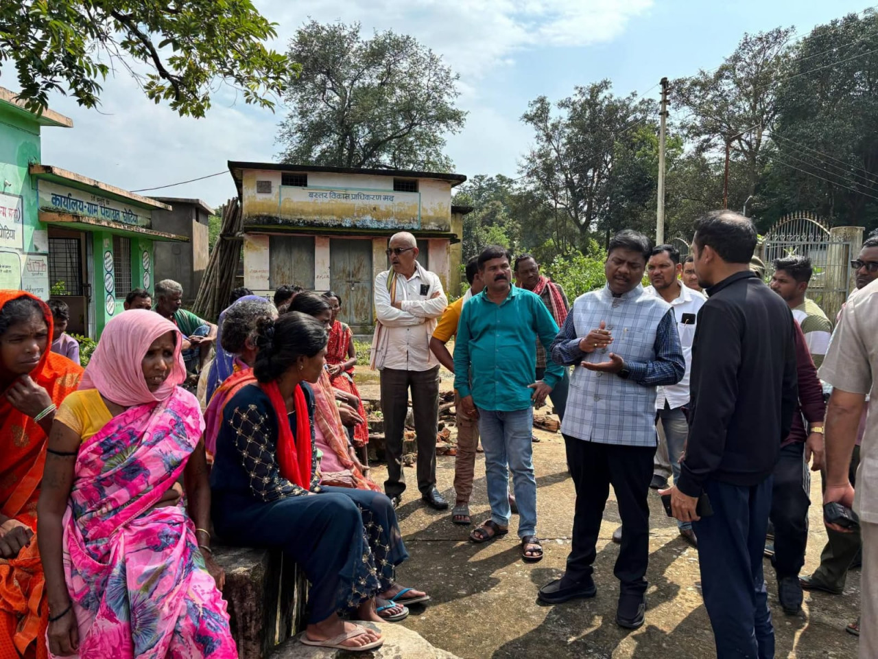 वन मंत्री श्री केदार कश्यप ने बस्तर के बाढ़ प्रभावित क्षेत्रों का लिया जायजा वन मंत्री श्री केदार कश्यप ने बस्तर के बाढ़ प्रभावित क्षेत्रों का लिया जायजा