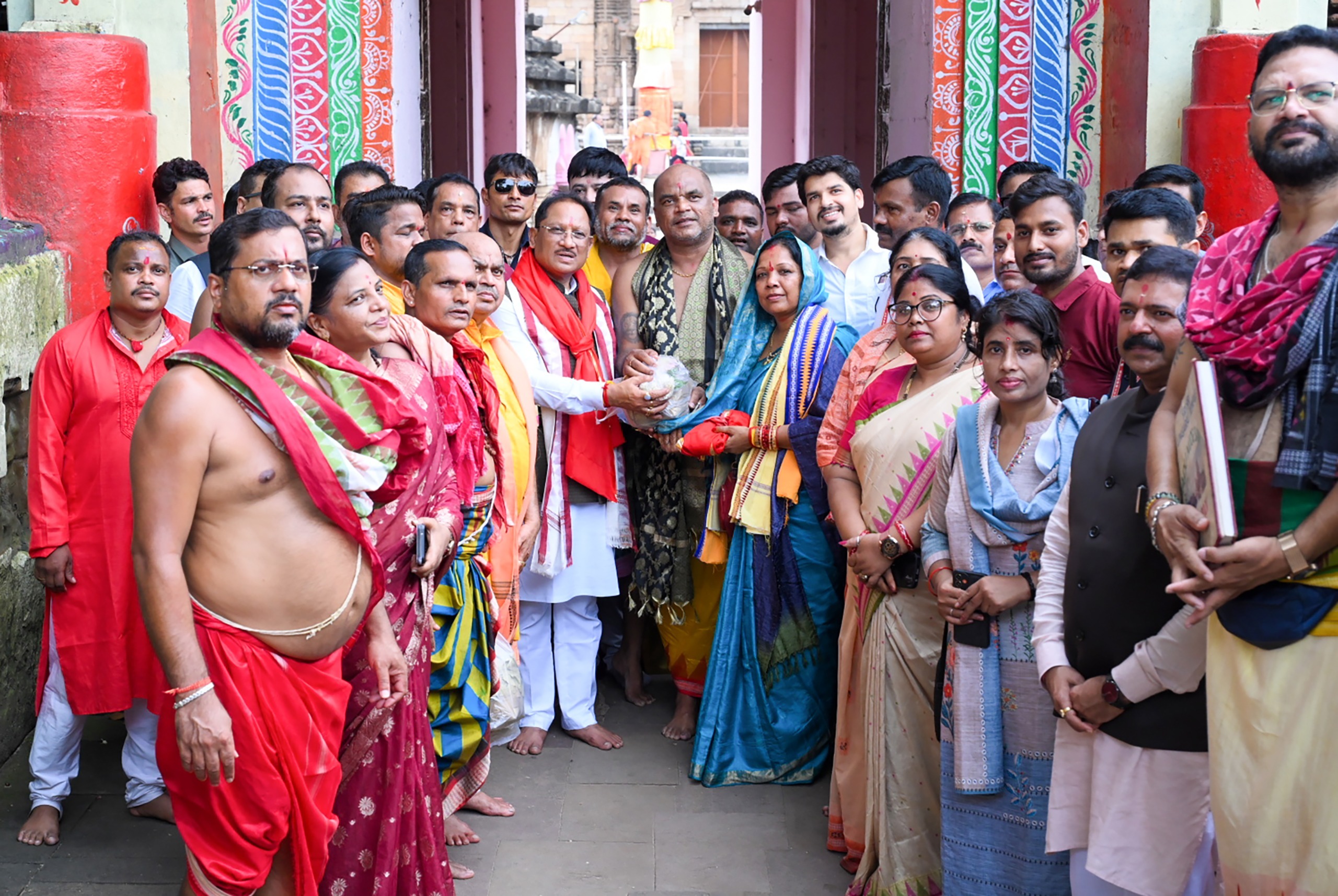 भगवान लिंगराज के दर्शन कर मुख्यमंत्री श्री विष्णु देव साय ने की प्रदेश की सुख-समृद्धि और खुशहाली की कामना