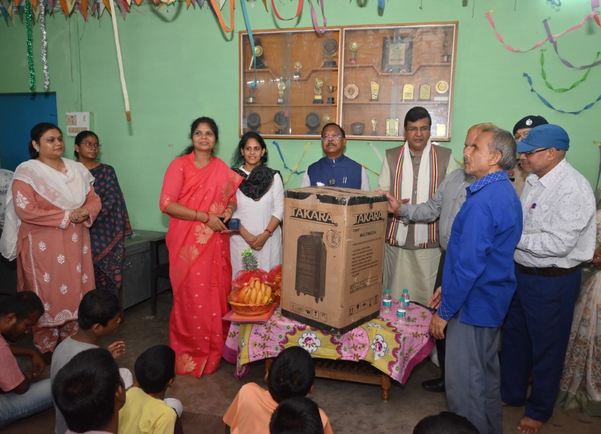 सशक्त एमसीबी-सेवा संकल्प अभियान के तहत प्रभारी मंत्री रामविचार नेताम ने किया दिव्यांग विद्यालय का औचक निरीक्षण