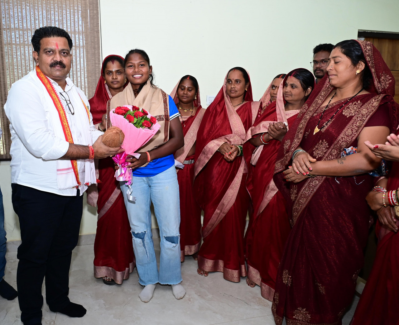 एशिया कप विजेता गीता यादव से मिले उप मुख्यमंत्री एवं कवर्धा विधायक श्री विजय शर्मा एशिया कप विजेता गीता यादव से मिले उप मुख्यमंत्री एवं कवर्धा विधायक श्री विजय शर्मा