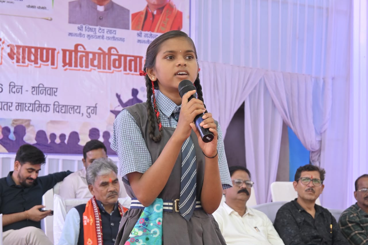 मेरे सपनों का भारत’ में विद्यार्थियों ने रंगों और विचारों से उकेरी विकसित भारत की तस्वीर